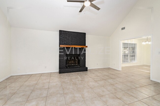 Building Photo - Sweet Cottage-esque 3-Bed 2-Bath in Daphne!