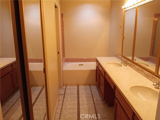 Building Photo - 13449 Murphy Hill Dr