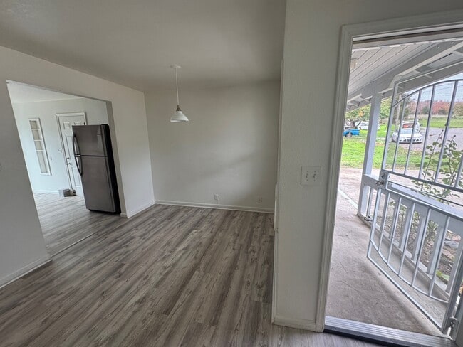 Building Photo - 224 Brand Rd