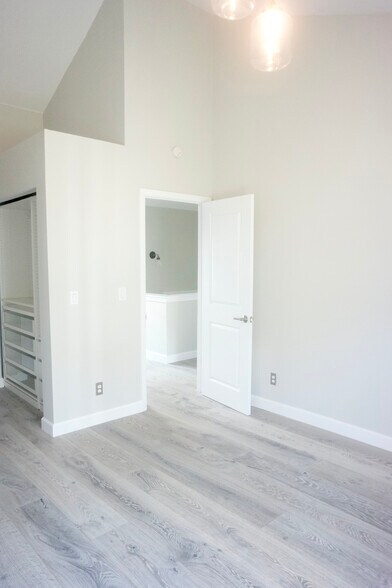 Building Photo - 2078 S Delaware St