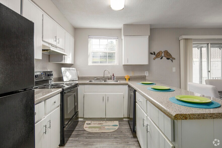 Primary Photo - Onyx at 3211