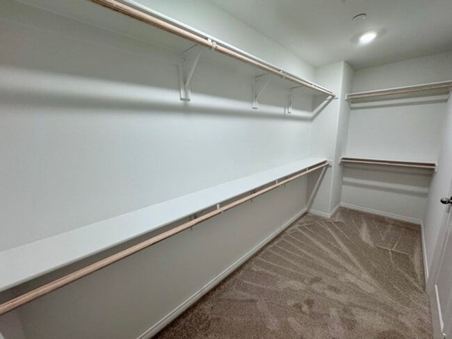 Building Photo - Welcome to Your Brand New 3 Bedroom Solar Home in the Gated Willow Springs Community of Murrieta!