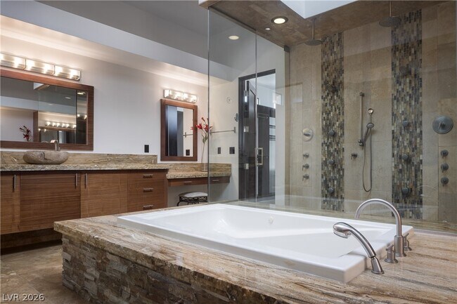 Building Photo - 17 Soaring Bird Ct