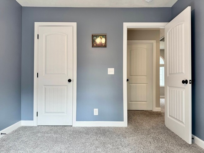 Building Photo - 1057 Brightwood Ct