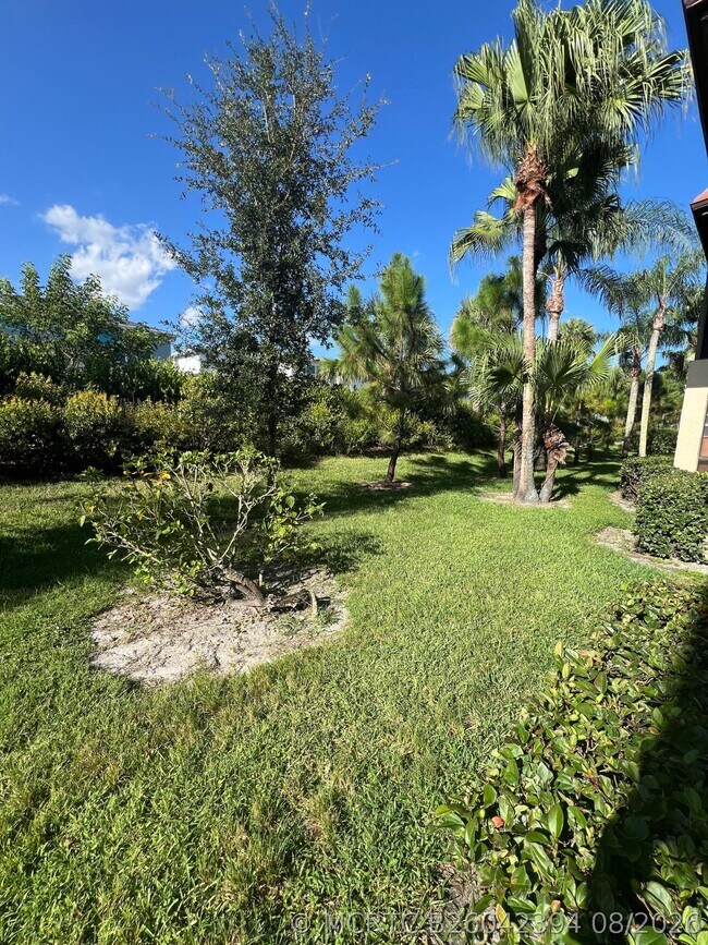 Building Photo - 7149 Golf Colony Ct