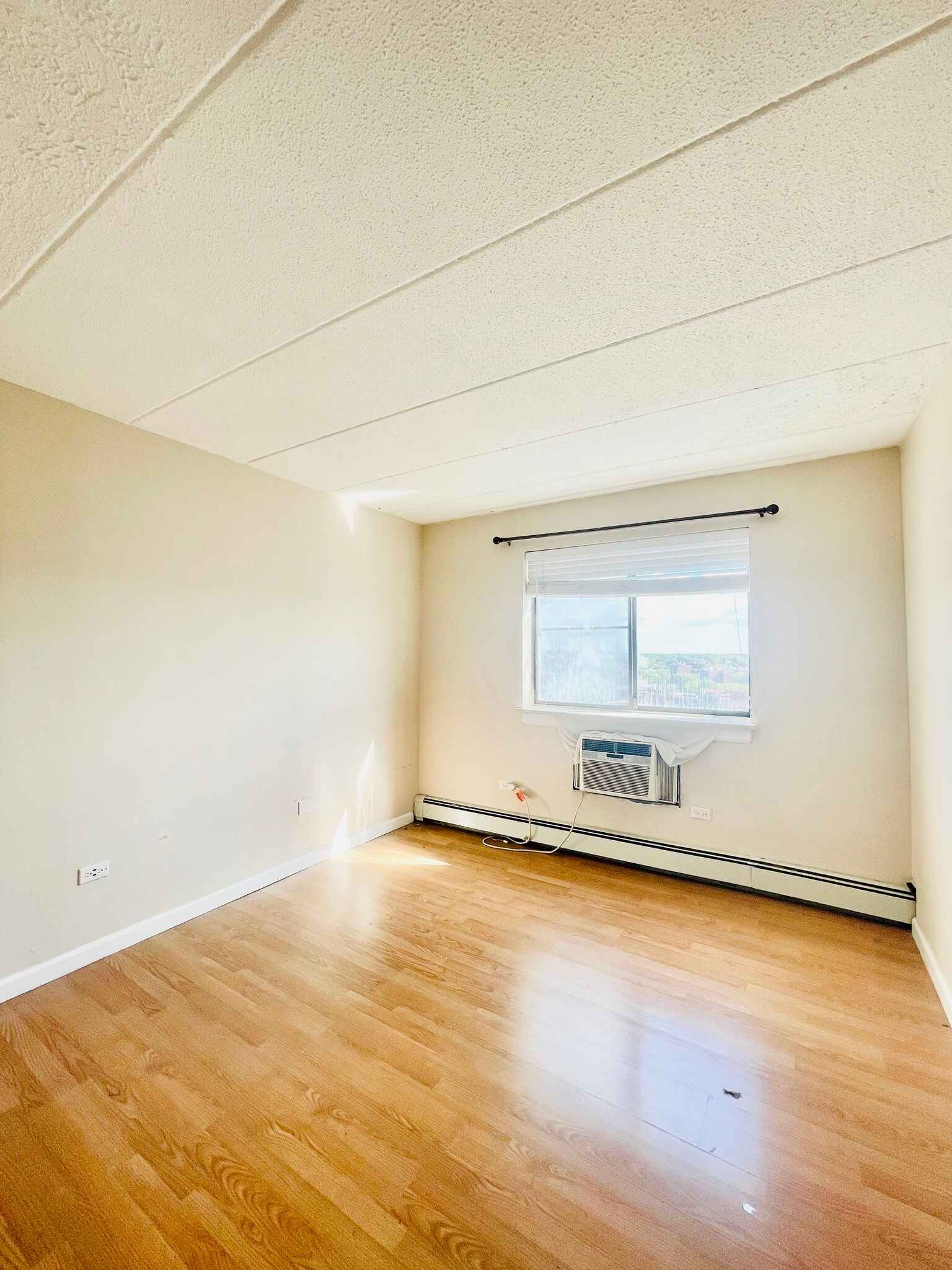 Building Photo - 9229 Queens Blvd