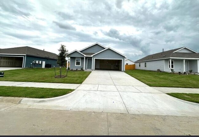 Building Photo - 3714 Chambray Dr