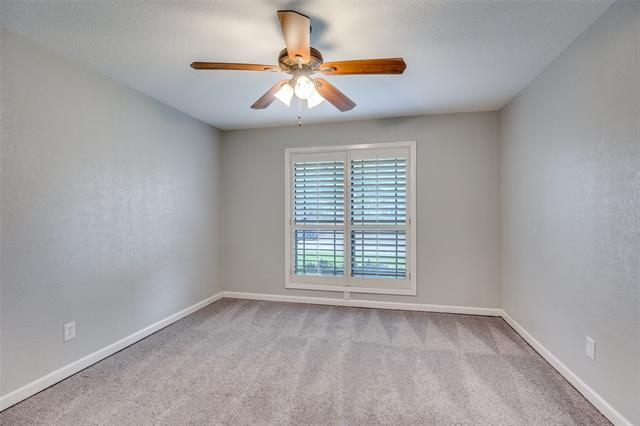 Building Photo - 6220 Glennox Ln