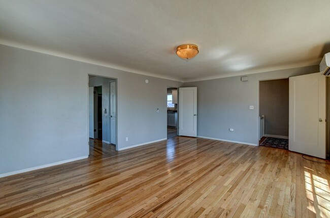 Building Photo - 108 N Mt Vernon Ave