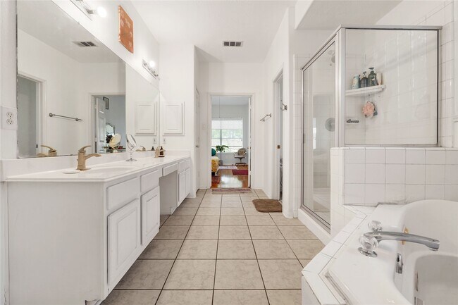 Building Photo - 23707 Hackberry Dr
