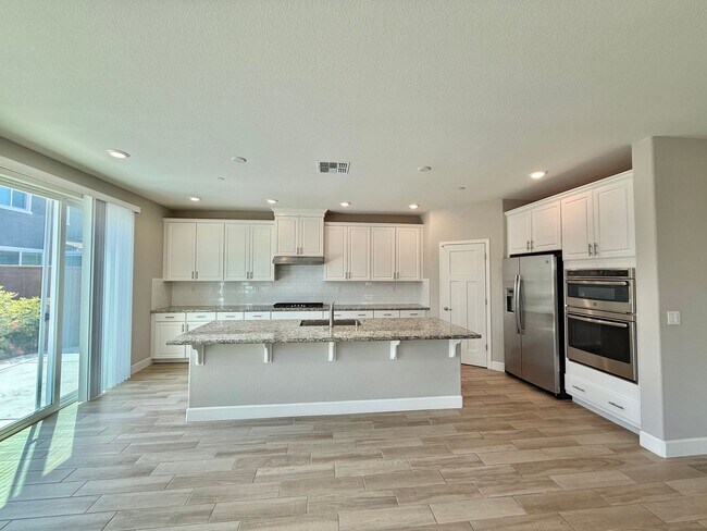 Building Photo - 1561 Osborn Dr