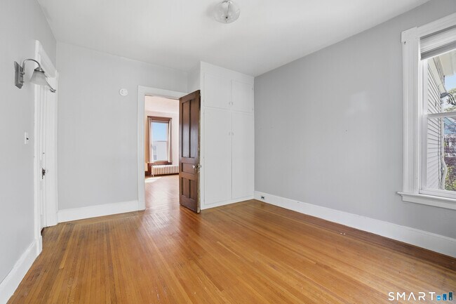Building Photo - 801 Orange St