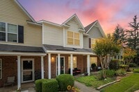 Building Photo - Live in Popular Ridge Creek!