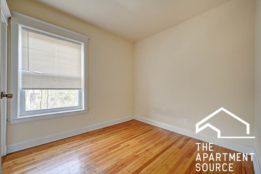 Building Photo - 1524 N Kedzie Ave