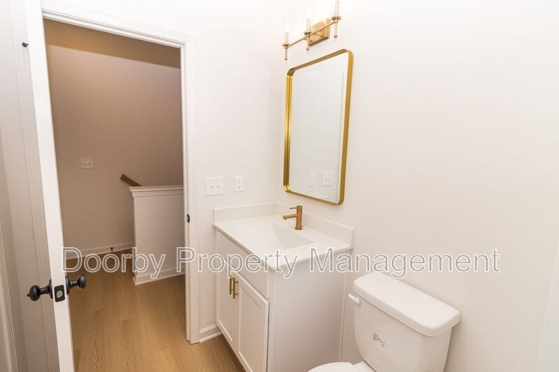 Building Photo - 642 Belletrace Cir