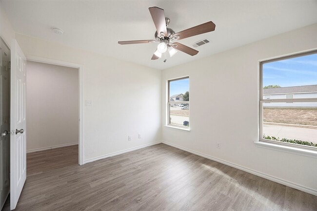 Building Photo - 1605 Village Park Trail