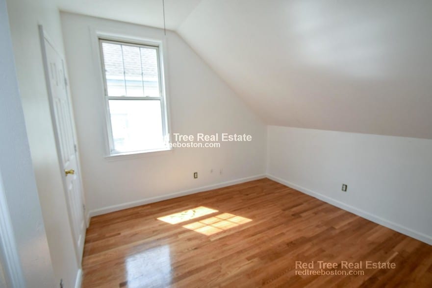 Building Photo - 34 Cedar St