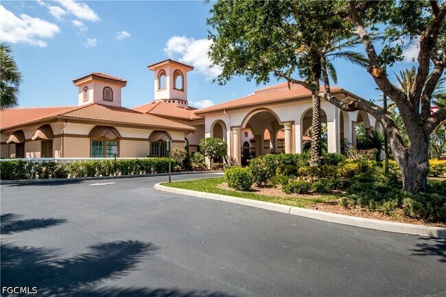 Building Photo - 2580 Valparaiso Blvd