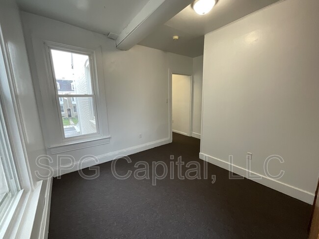 Building Photo - 245 W Jackson St