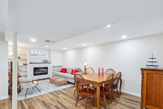 Building Photo - Totally update and impeccably maintained 4...