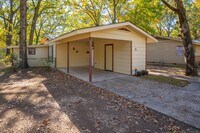 Building Photo - 3 Bedroom Updated Home in Little Rock