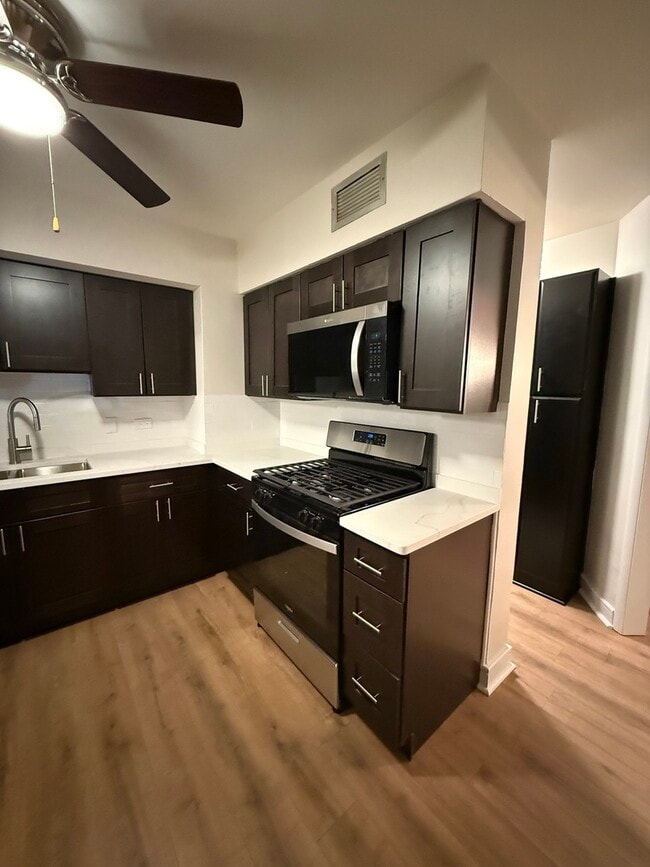 Building Photo - 2435 N 76th Ct