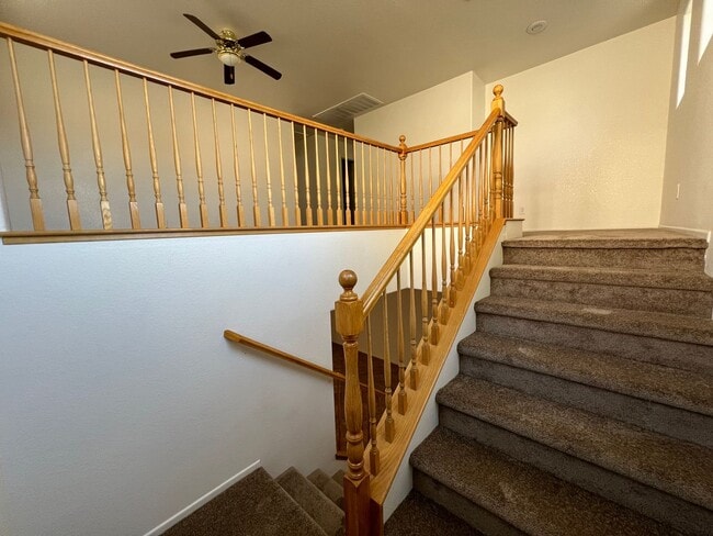 Building Photo - 3 Bedroom / 2.5 Bath Southwest Home