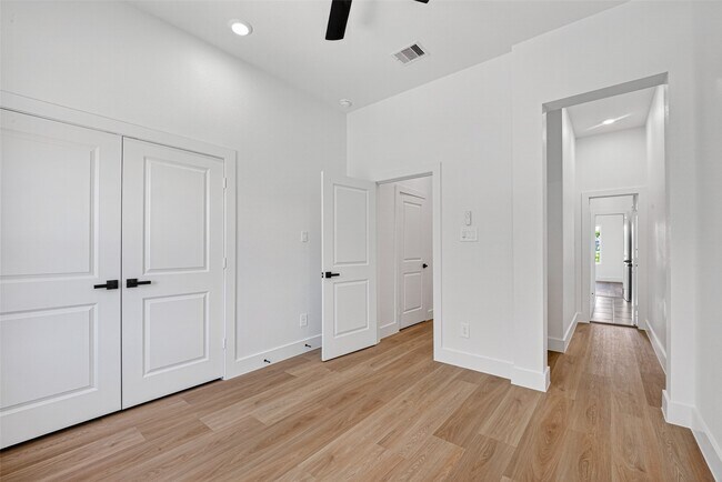 Building Photo - 7840 Nashville St
