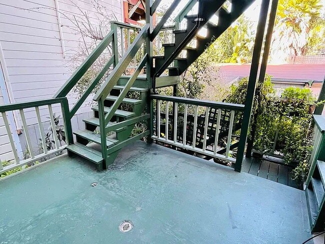 Building Photo - "Charming 2-Bed, 2-Bath Haven in the Heart of San Francisco!"