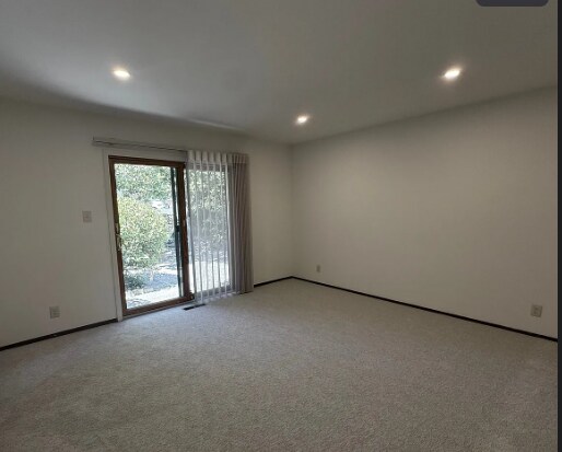 Building Photo - 592 Old Orchard Dr