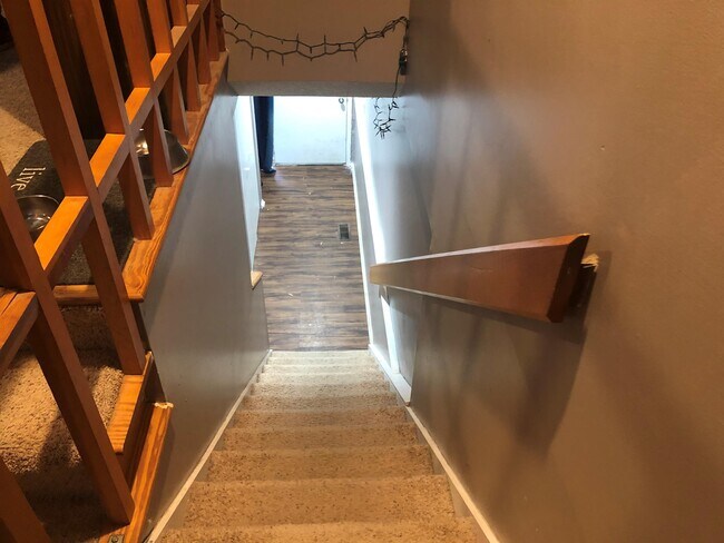 Building Photo - 109 N Busey Ave