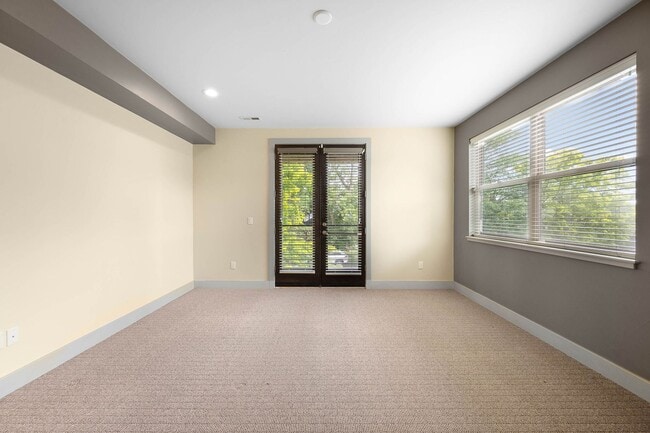 Building Photo - LUX 4BD, 5BA SloHi Home with Finished Base...