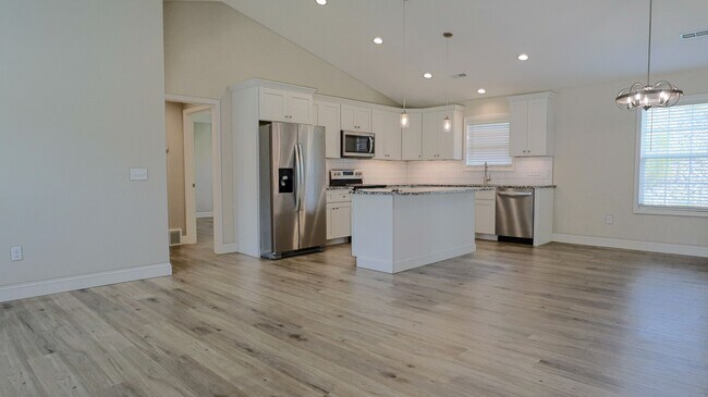 Building Photo - 249 Oak Grove Cir