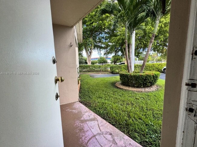 Building Photo - 7450 Miami Lakes Dr