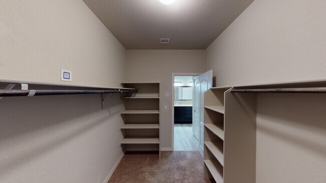 Building Photo - 7805 Enchanted Cir Dr