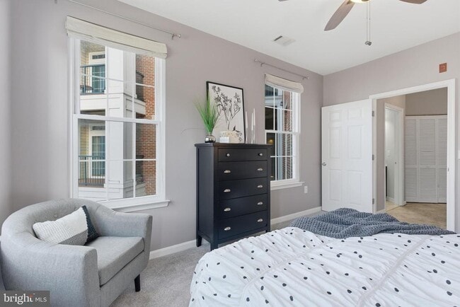 Building Photo - 2465 Army Navy Dr