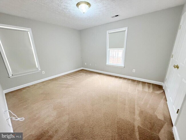 Building Photo - 4116 Derbyshire Ln