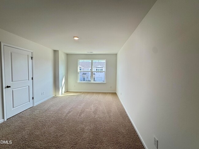 Building Photo - 419 Belgian Red Wy