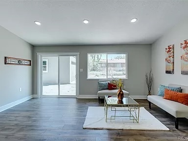 Building Photo - 39 Otowi Dr