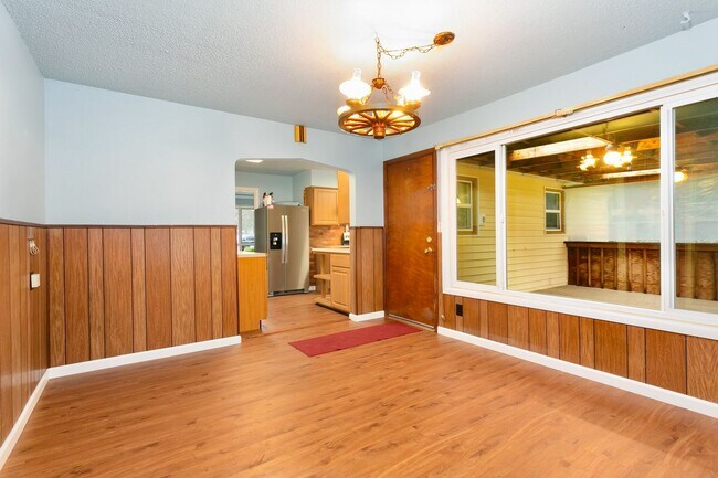 Building Photo - AVAILABLE FOR RENT – Beautiful 4BD / 2BA Home in Tacoma!