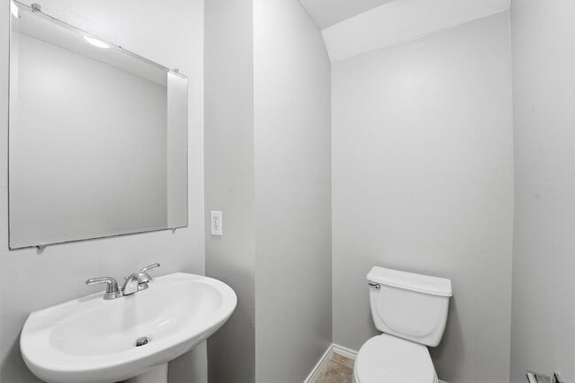 Building Photo - 1507 Sutton St