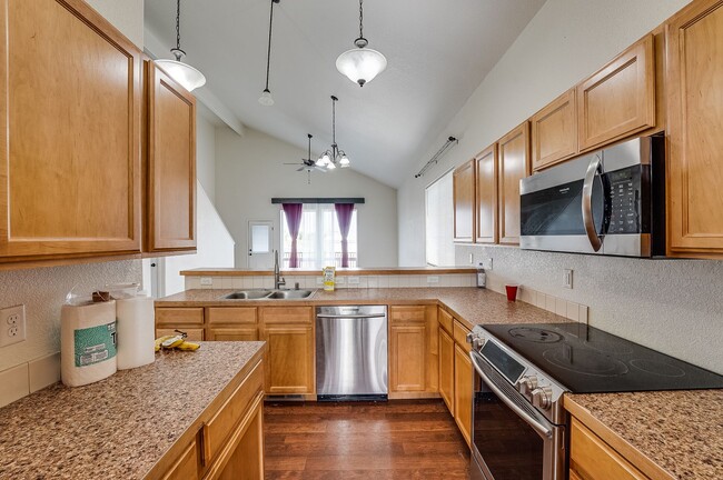 Building Photo - Beautiful 4 bed 3.5 Bath House in NE Fort Collins!