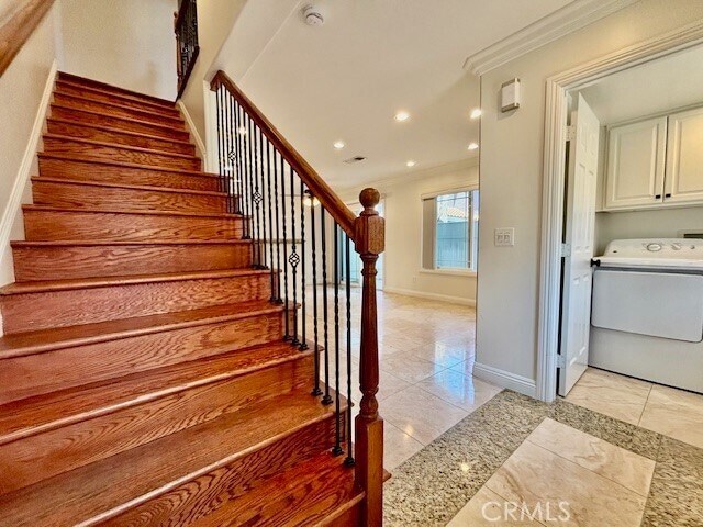 Building Photo - 685 W 18th St