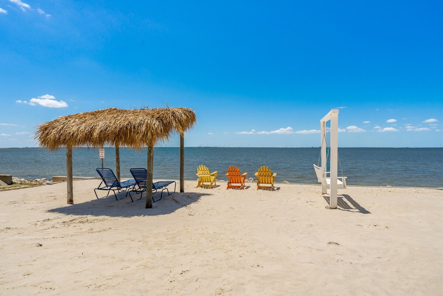 Building Photo - 2502 N Rocky Point Dr