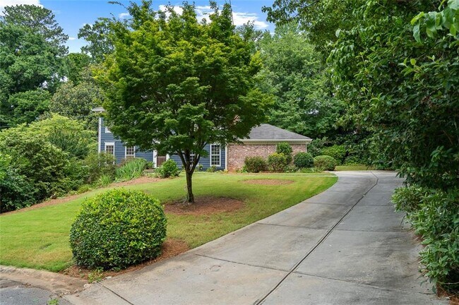 Building Photo - 2340 Castleridge Ct