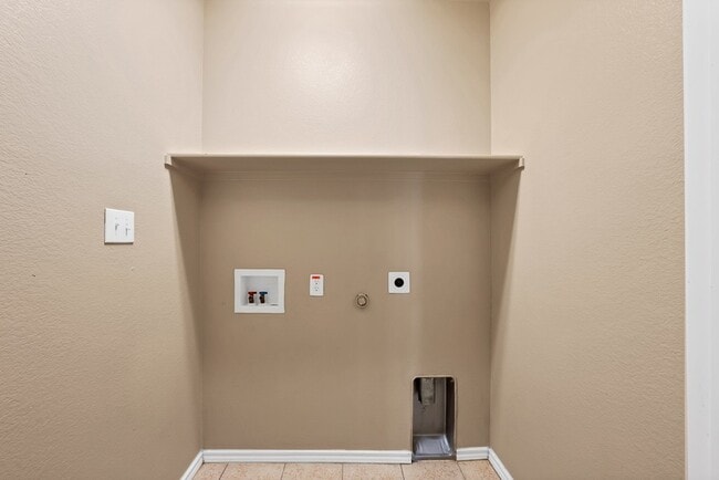 Building Photo - 1427 Piedmont Dr