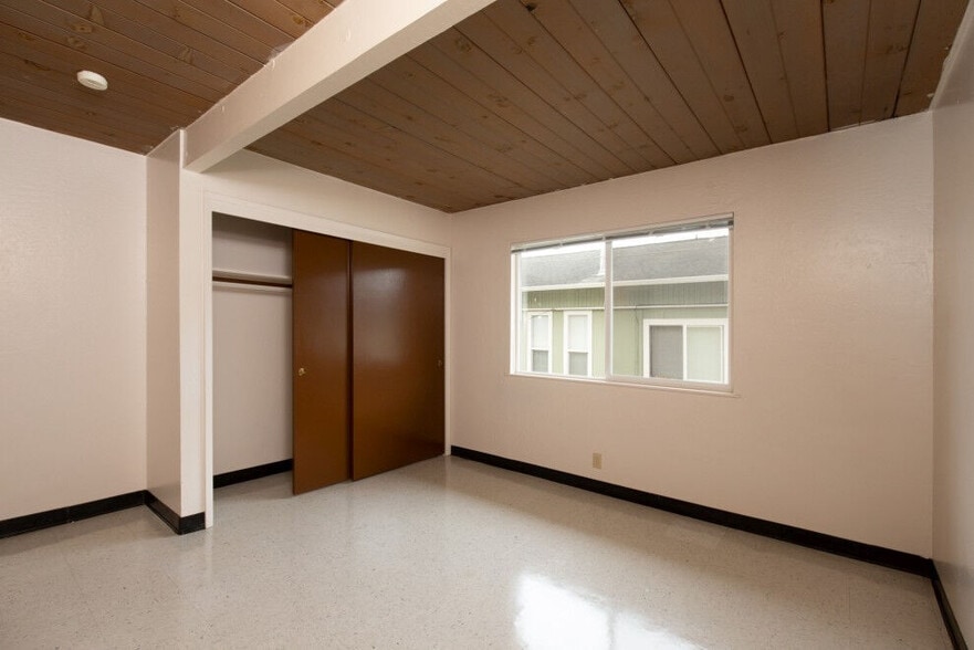 Building Photo - Woodridge