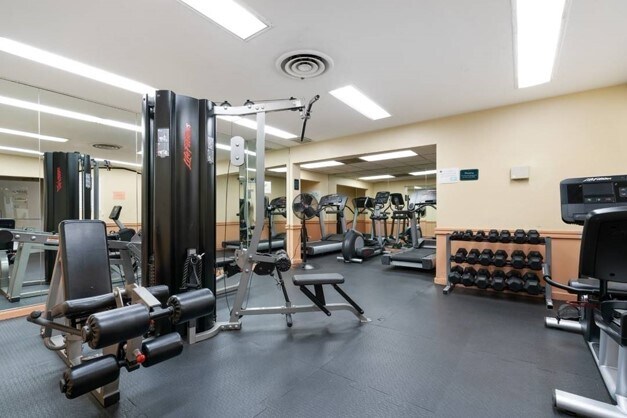 Building Photo - 3950 N Lake Shore Dr