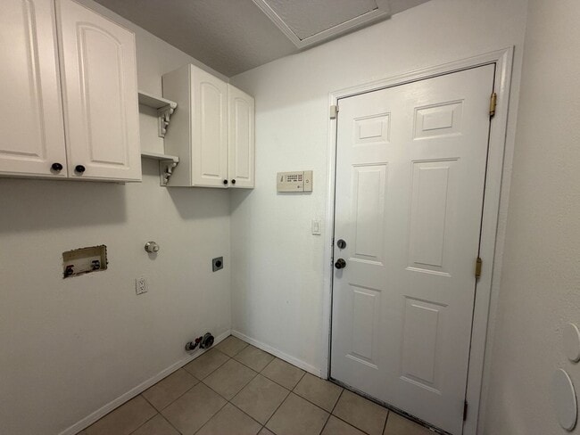 Building Photo - 1405 Secret Valley Dr SW