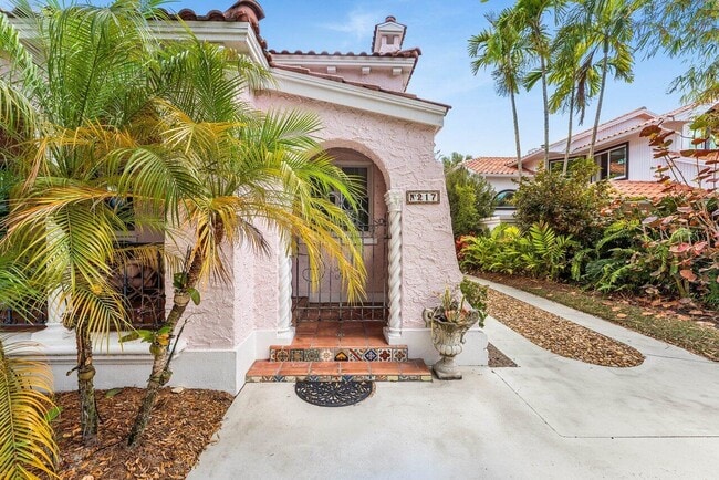 Building Photo - 217 Coconut Ave